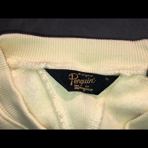 Men’s Yellow original penguin sweatshirt. size xl - Picture 9 of 9